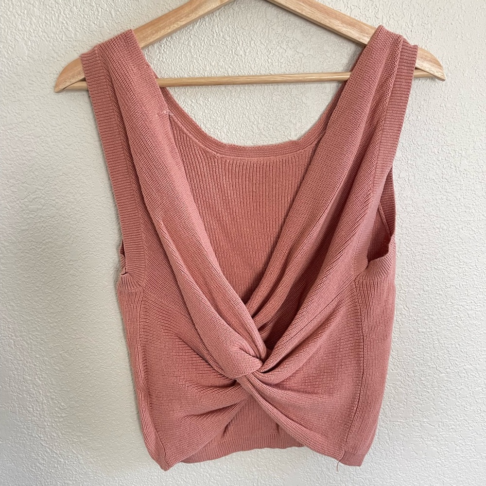 Boutique tank with open back twist